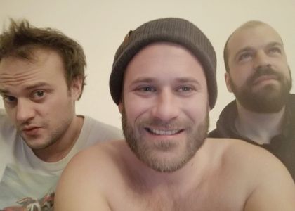 3 mecs à Paris